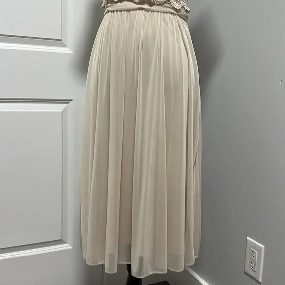 R&M Richards ||  size 6 Tall tan dress - Picture 4 of 10
